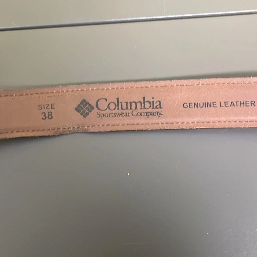 Columbia brown leather belt